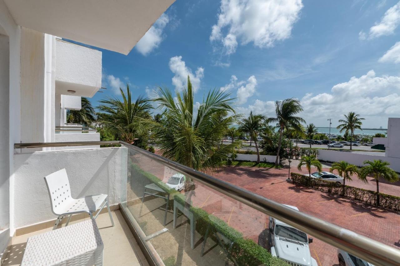 Hotel Dos Playas Faranda Cancún Exteriör bild